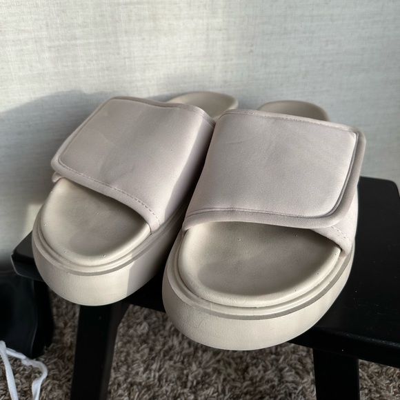 Light Stone Velcro Strap Slides - Picture 2 of 8